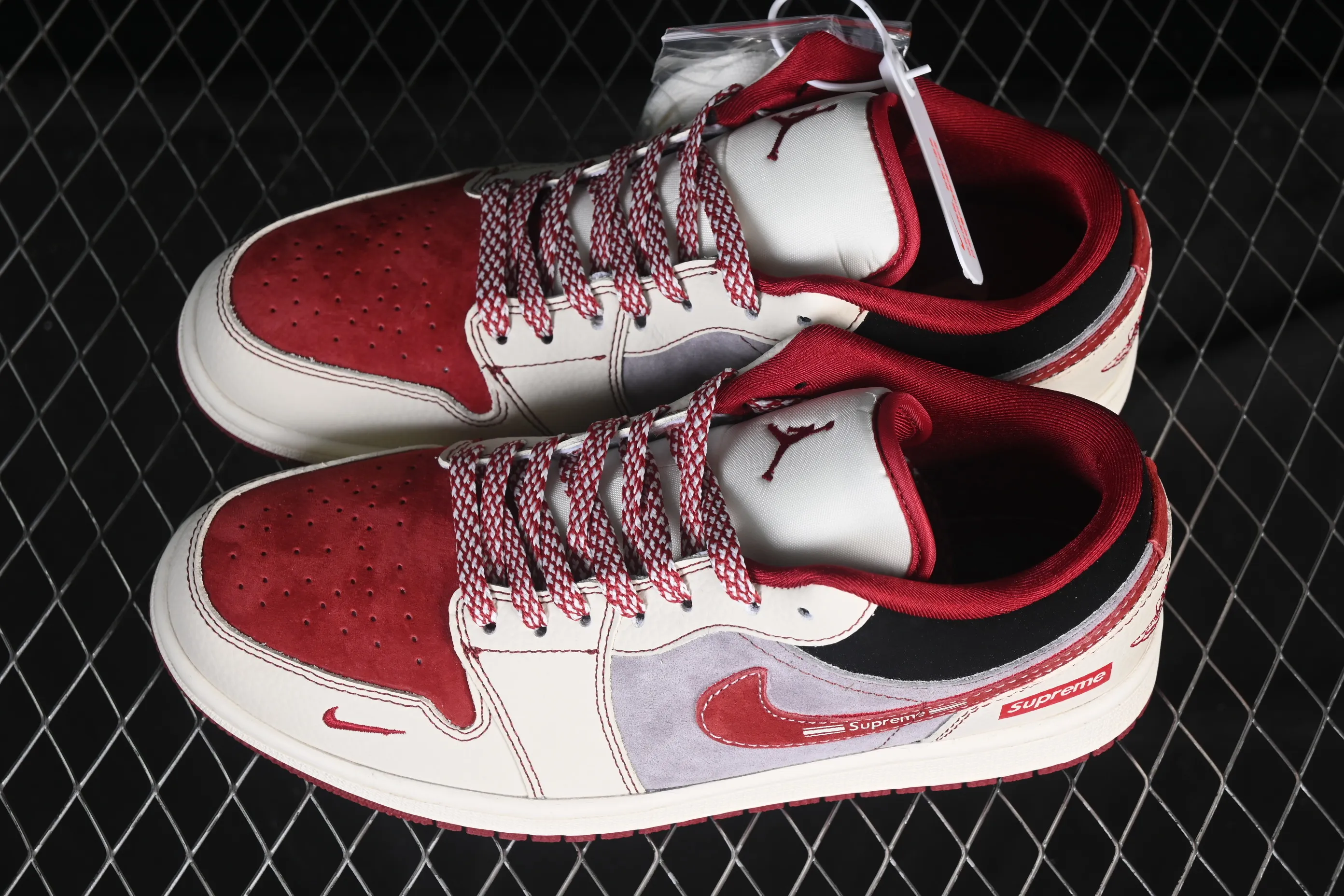 All categories Air Jordan Jordan series basketball shoes Air Jordan 1 Low high-end customized low-top sneakers Air Jordan 1 Low AJ1 Joe 1 joint gray red pig eight high-end customized low-top retro basketball shoes LD8888-007